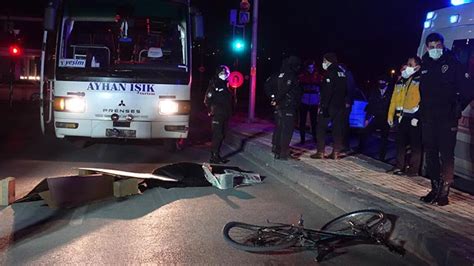 B­u­r­s­a­­d­a­ ­O­t­o­b­ü­s­ü­n­ ­Ç­a­r­p­t­ı­ğ­ı­ ­B­i­s­i­k­l­e­t­l­i­ ­Ö­l­d­ü­